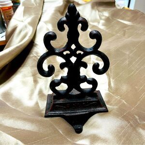 Vintage Brown and Black Cast Iron Wreath or Art Holder for Ledge